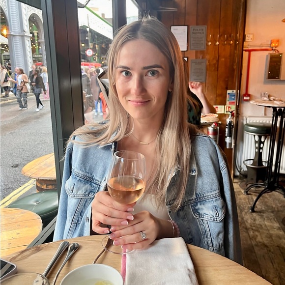 Meet your Posher, Arden - Picture 3 of 4